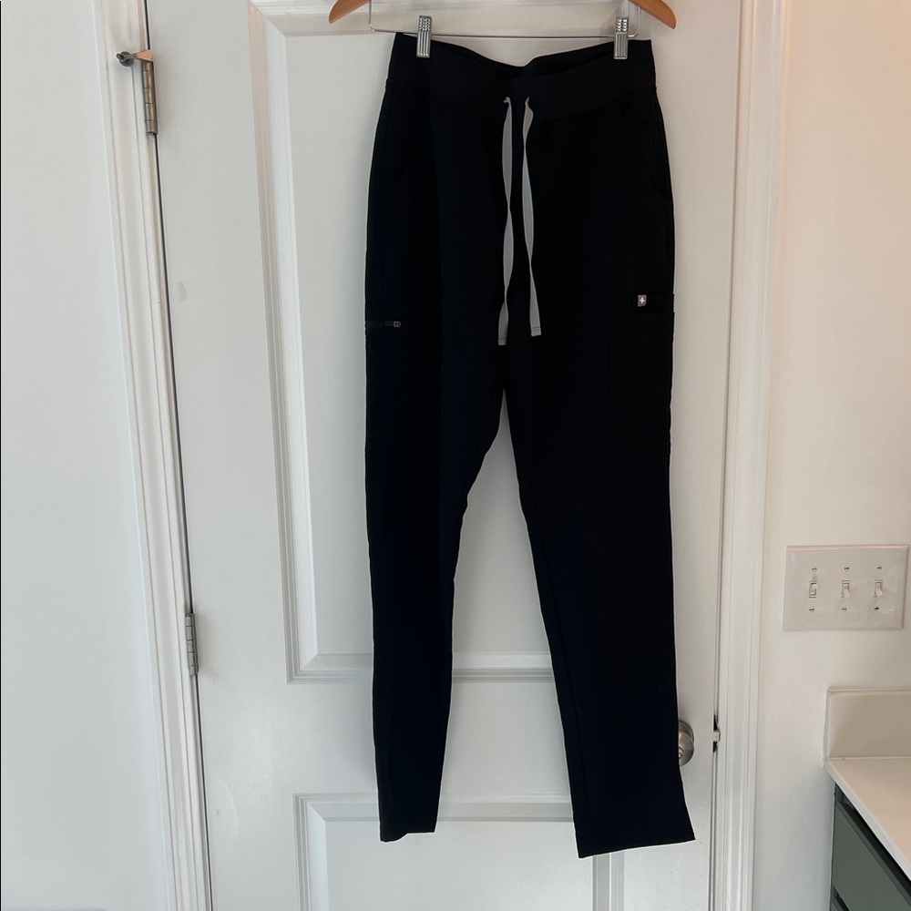 Figs Black Technical Collection scrub pants medium tall